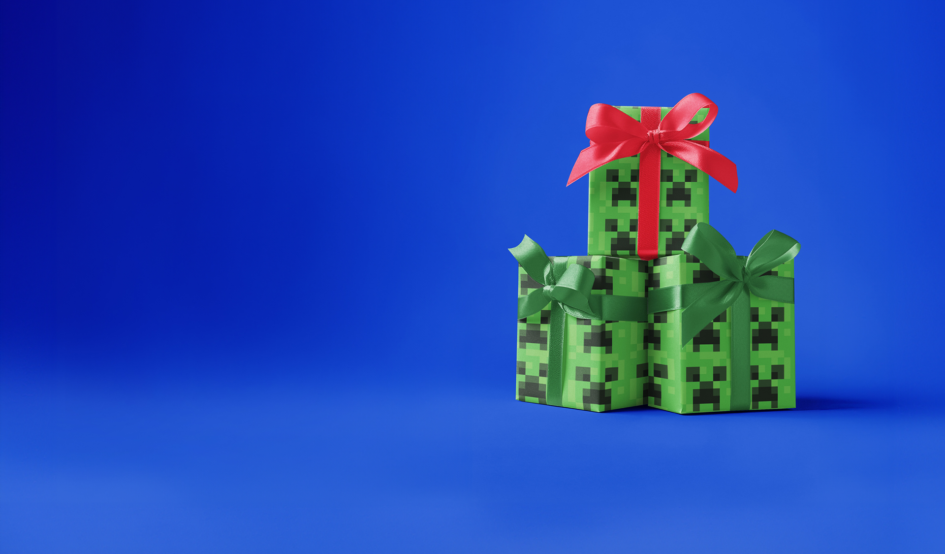  Hallmark Keepsake Christmas Ornament 2023, Minecraft Ornament,  Warden with Light, Gifts for Gamers : Everything Else